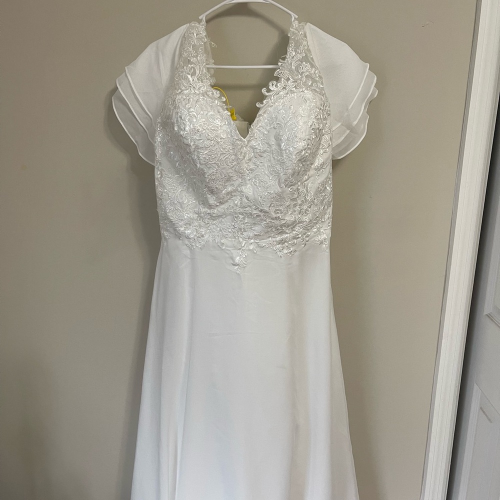 Elegant White Lace Dress